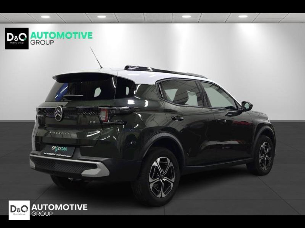 50126138-2.jpg