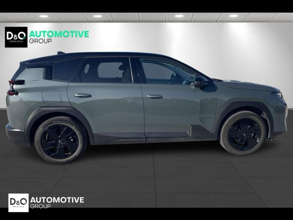 51976173-3.jpg