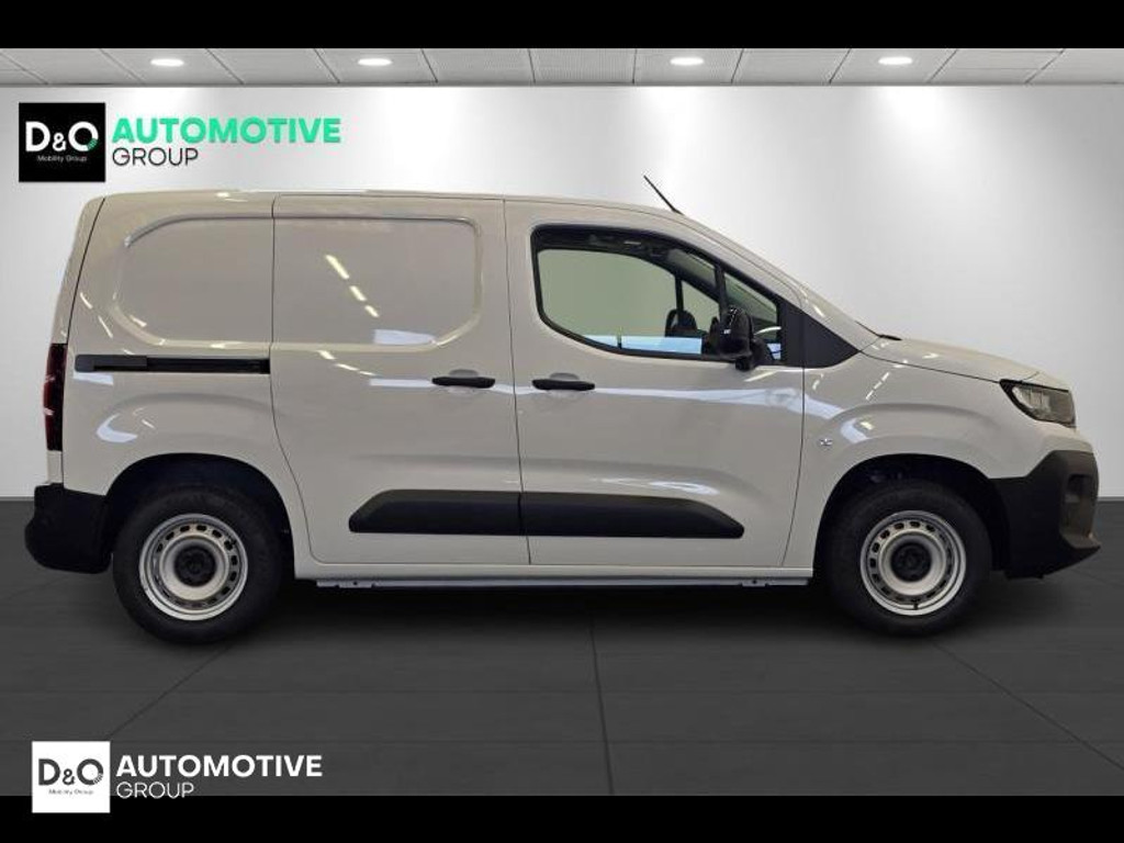 52001992-3.jpg