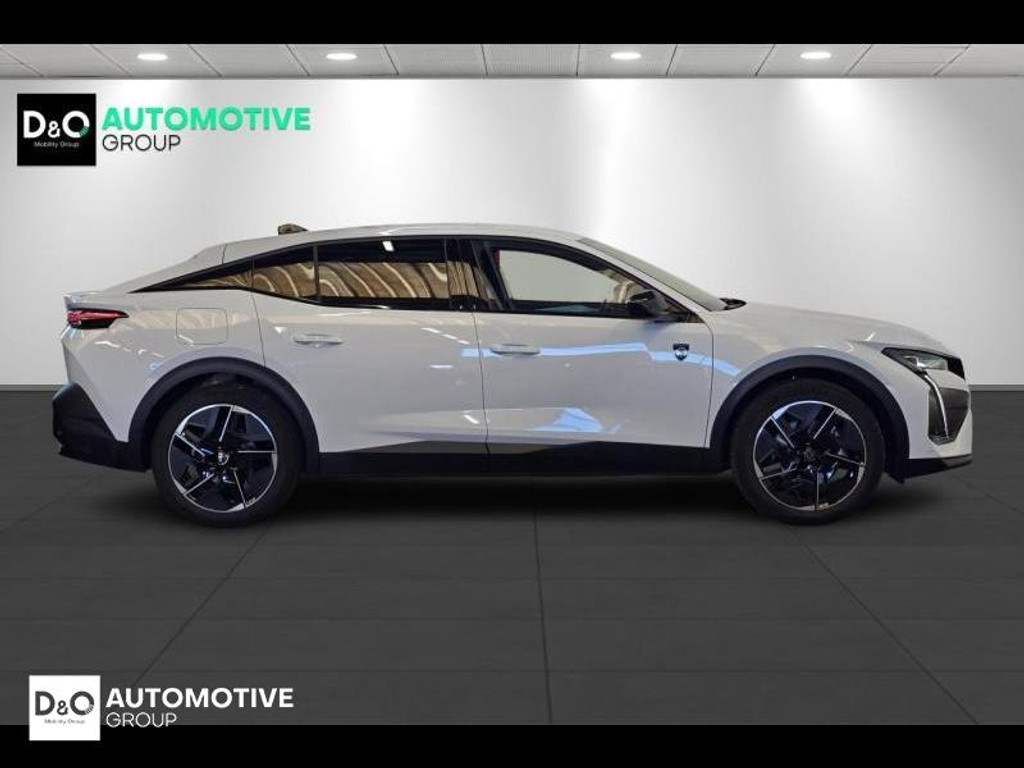 52740859-3.jpg
