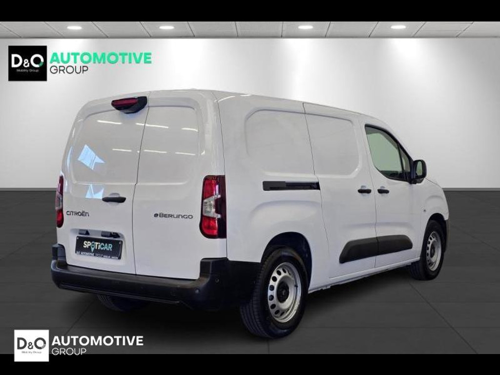 53001587-2.jpg