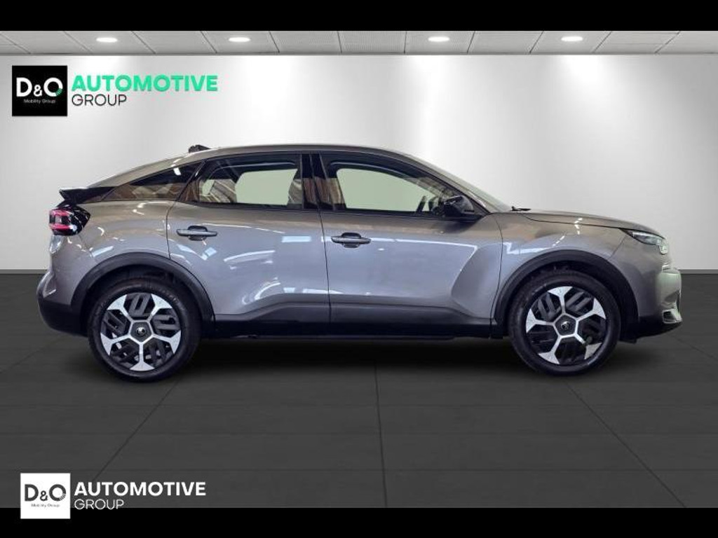 53001641-3.jpg