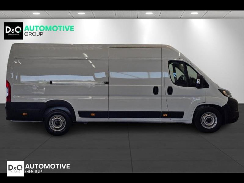 53949987-3.jpg