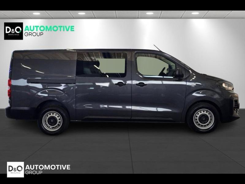 54686943-3.jpg