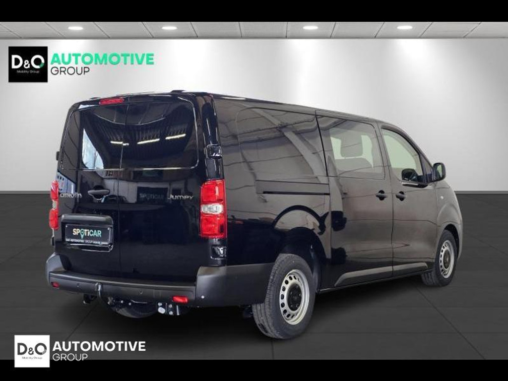 54687103-2.jpg