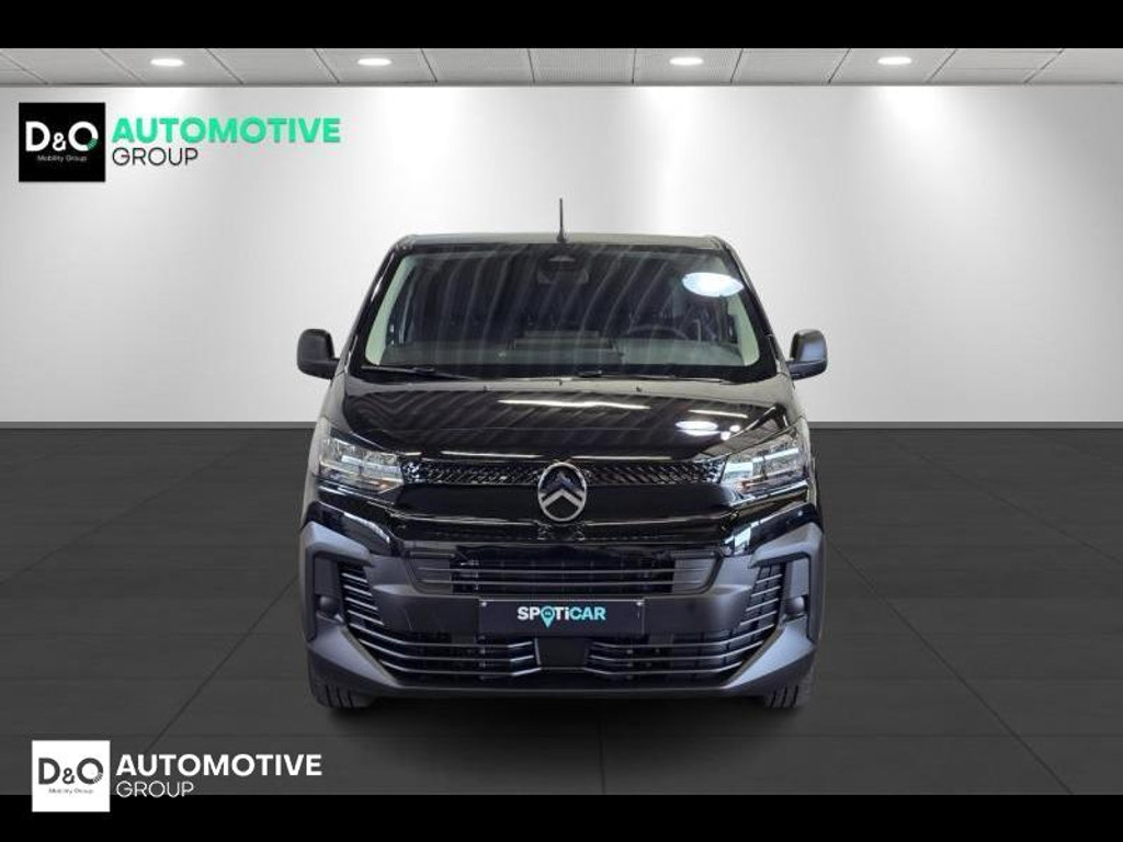 54687103-4.jpg