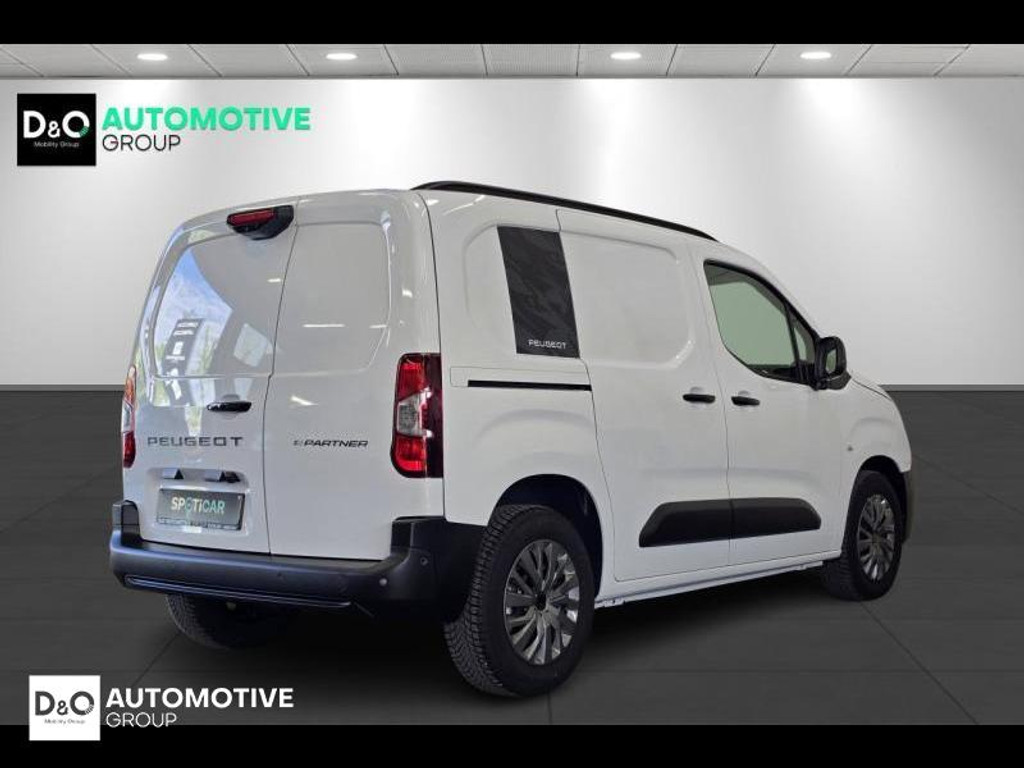 55721752-2.jpg