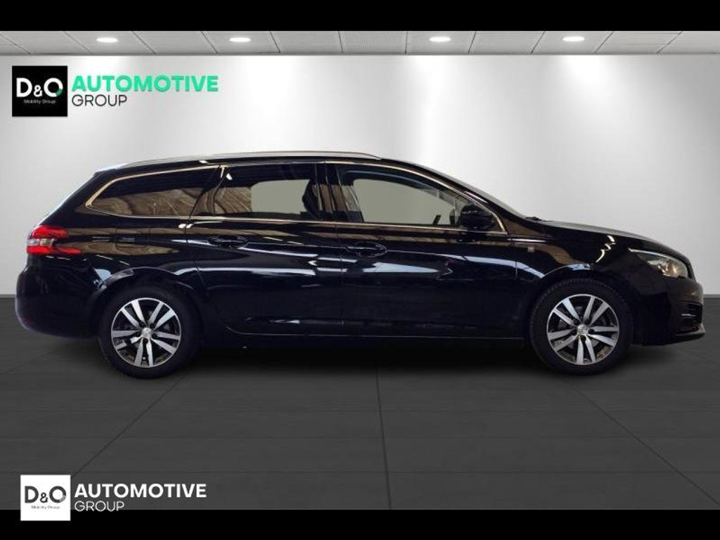 55758800-3.jpg