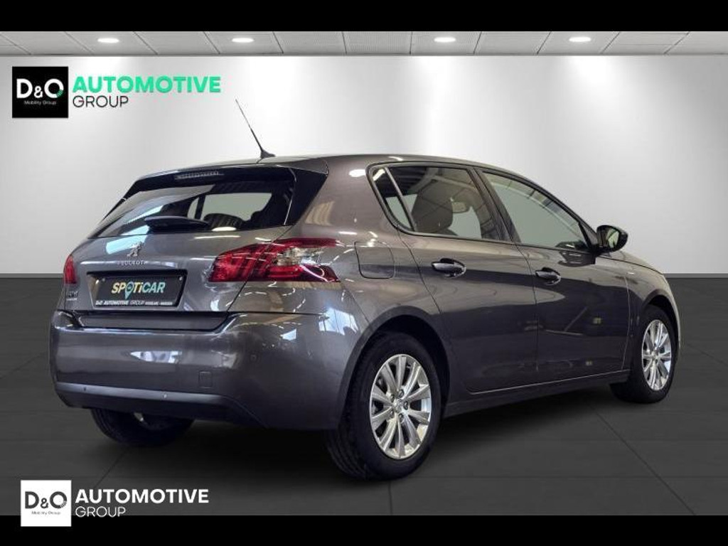 56168754-2.jpg