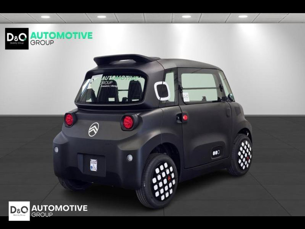 56467835-2.jpg