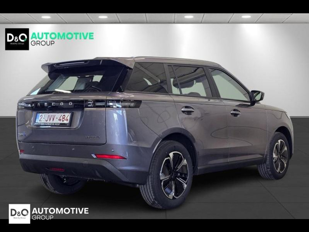 56467965-2.jpg