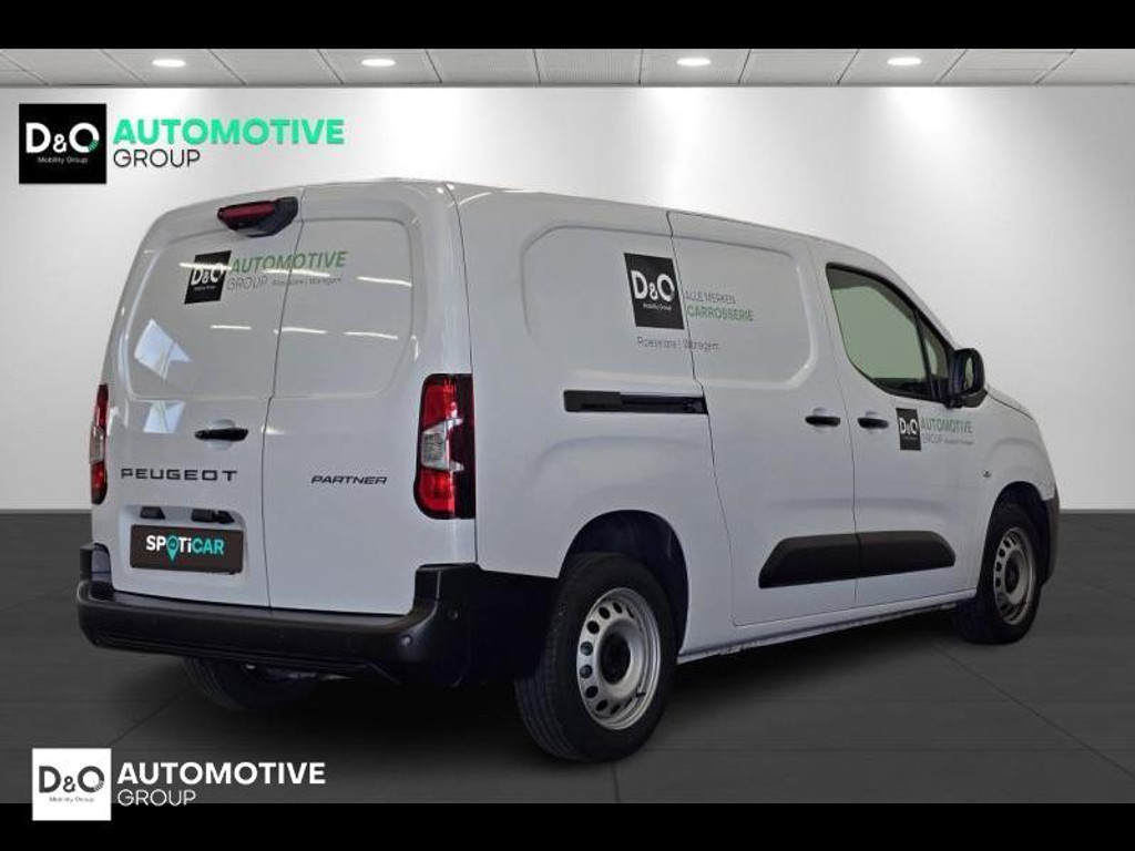 56468315-2.jpg