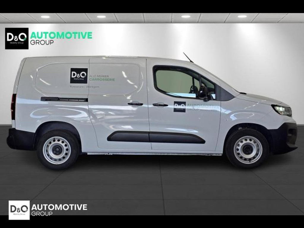 56468315-3.jpg