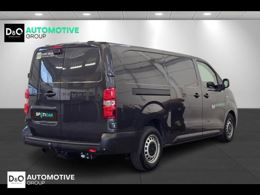 56589238-2.jpg