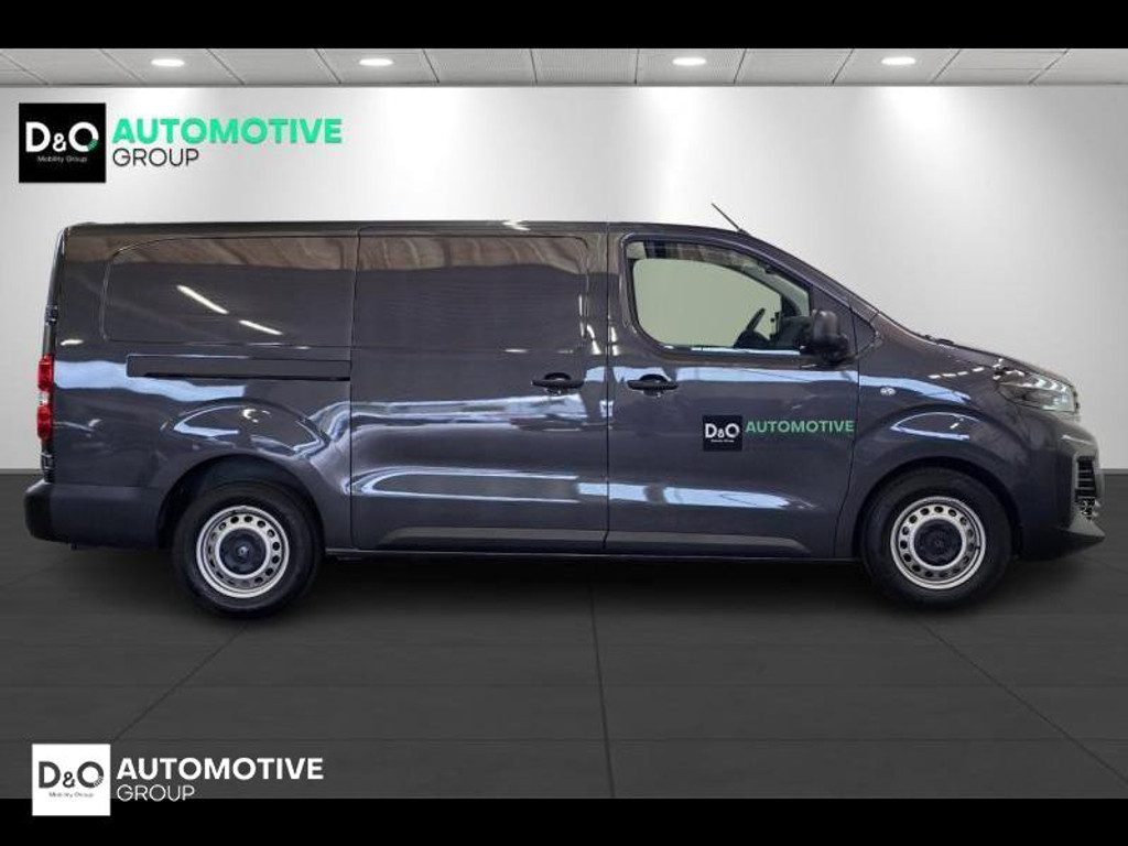 56589238-3.jpg