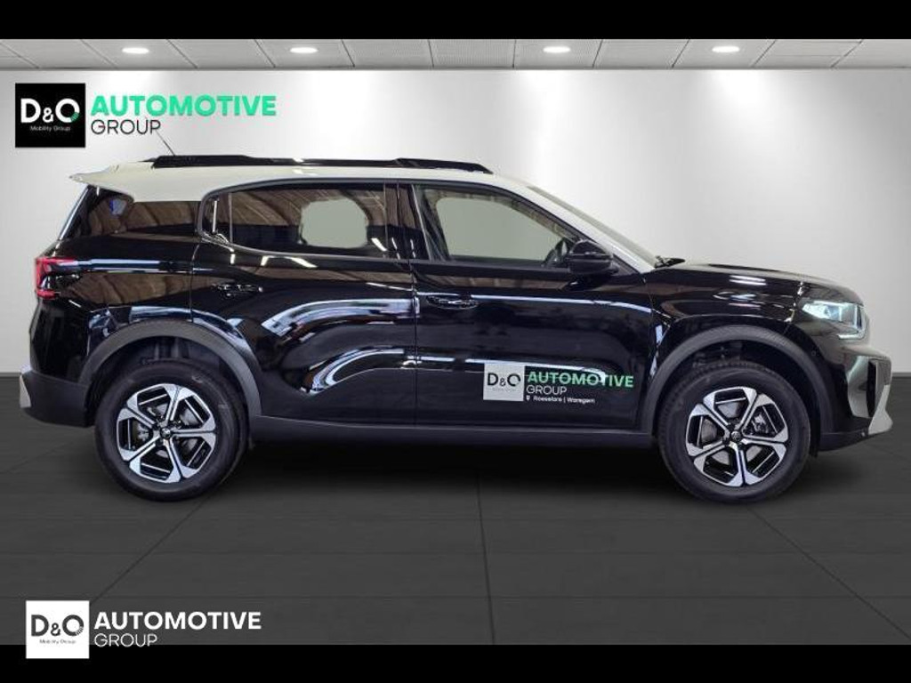 56589296-3.jpg