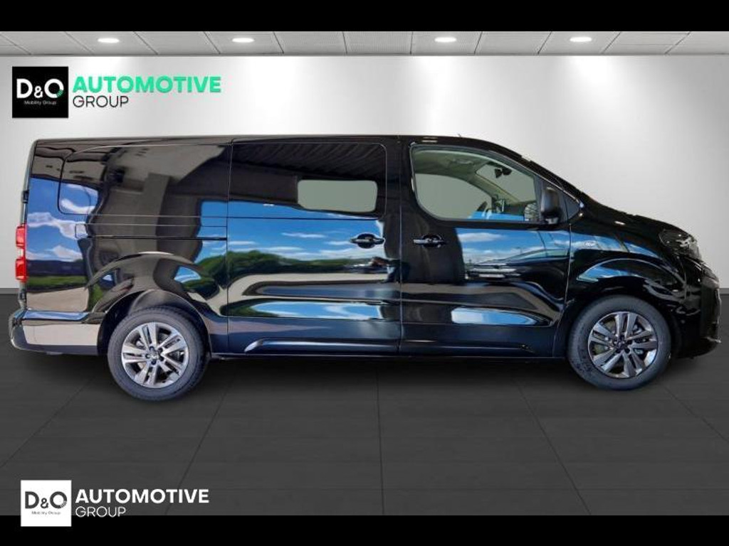 56610308-4.jpg