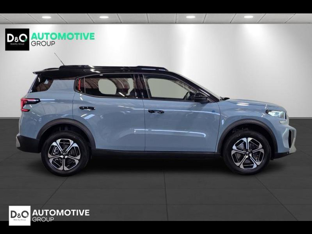 56631382-3.jpg