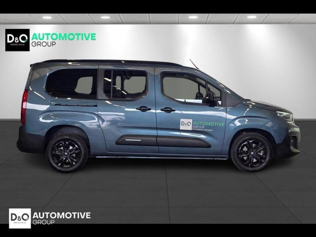 56648954-3.jpg