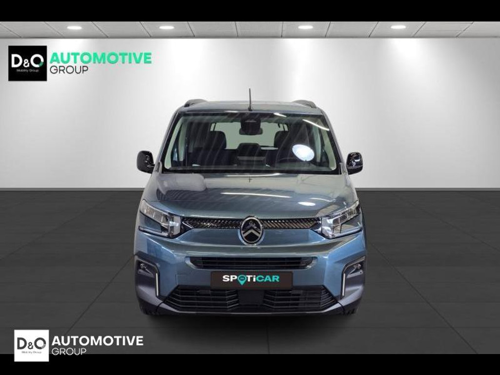 56648954-4.jpg