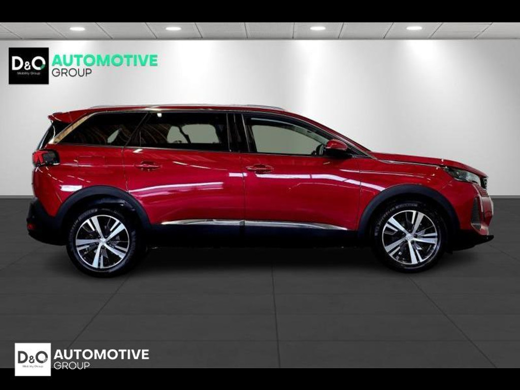 56687327-3.jpg