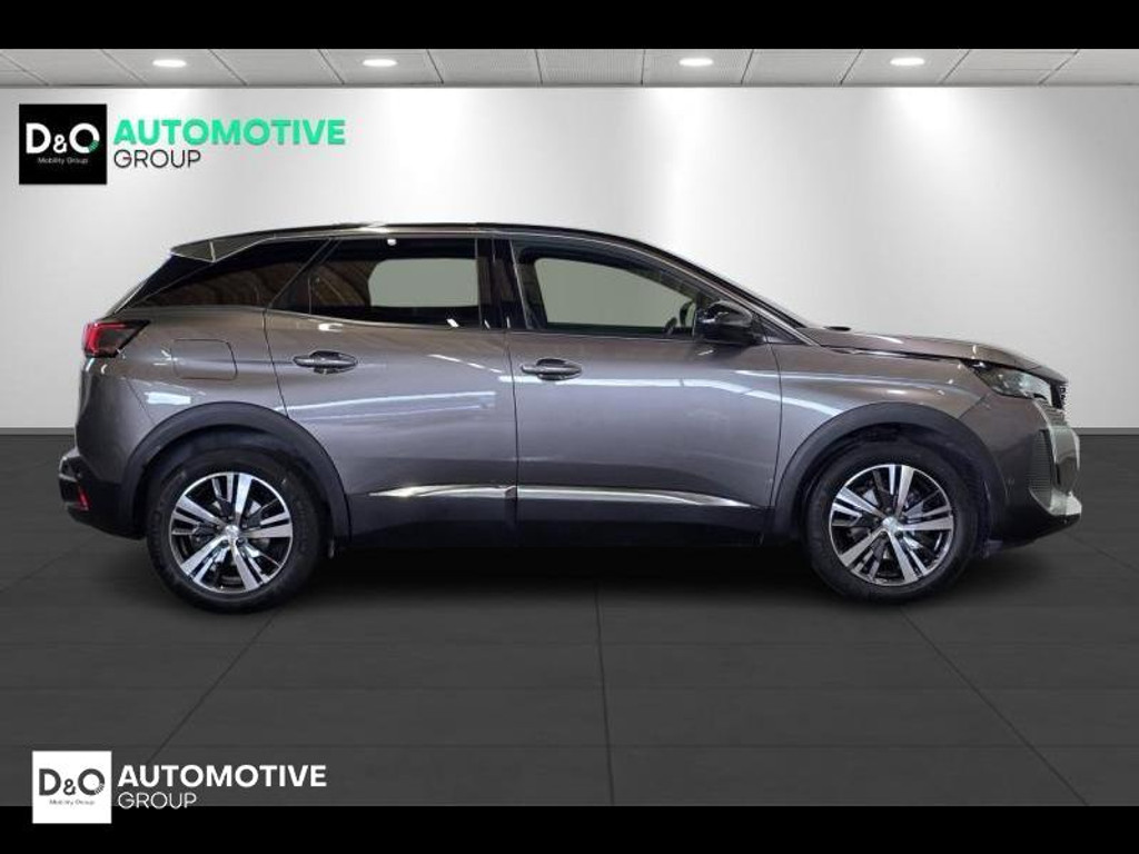 56741962-3.jpg