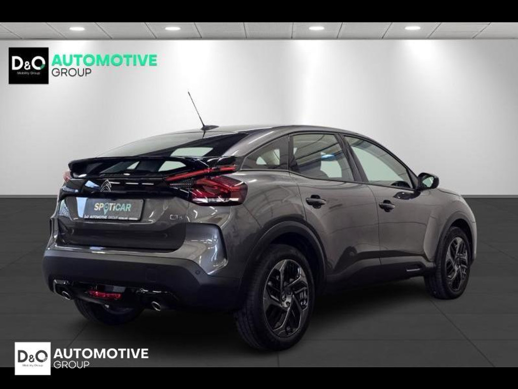 56803646-2.jpg