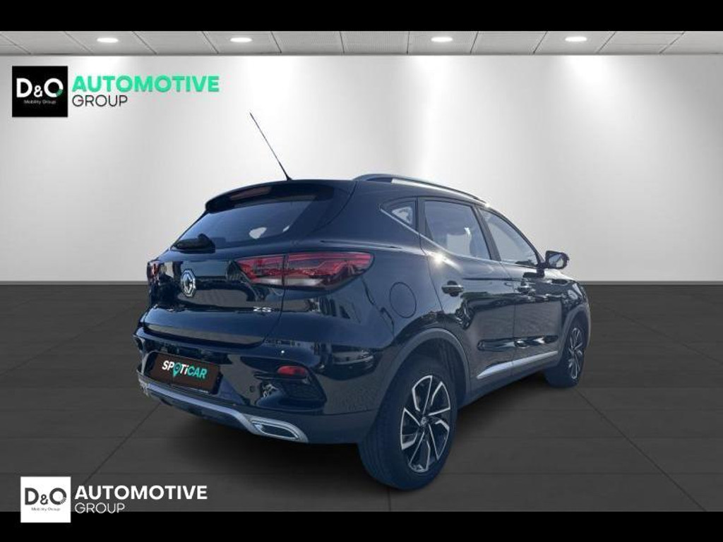 56908128-2.jpg