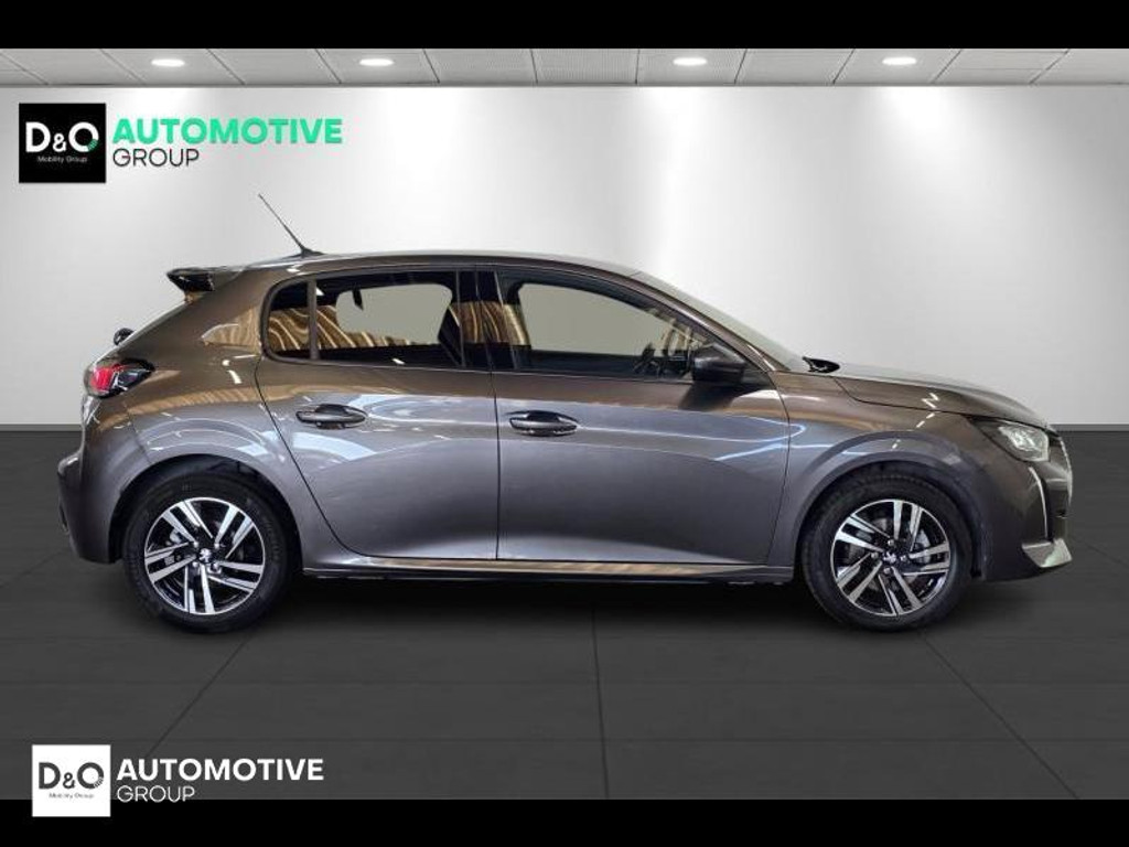 56938181-3.jpg