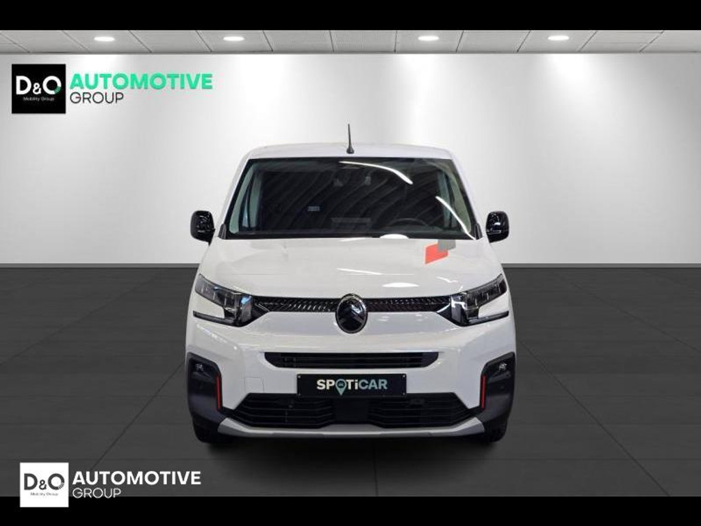 56967652-4.jpg