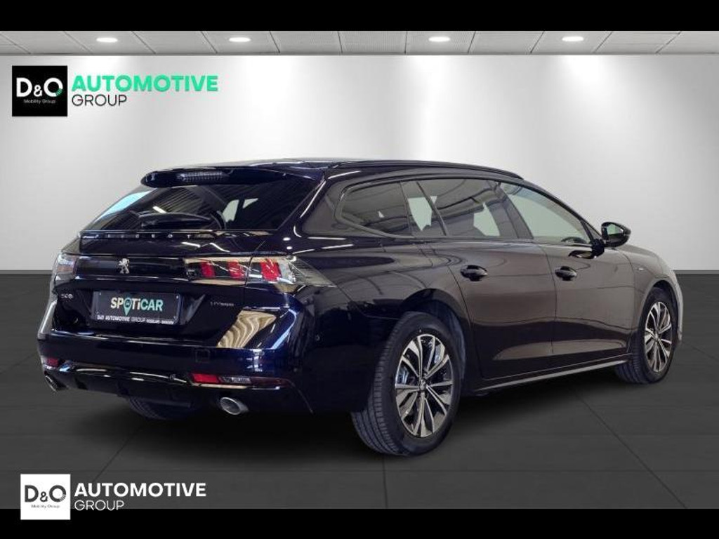 56970530-2.jpg