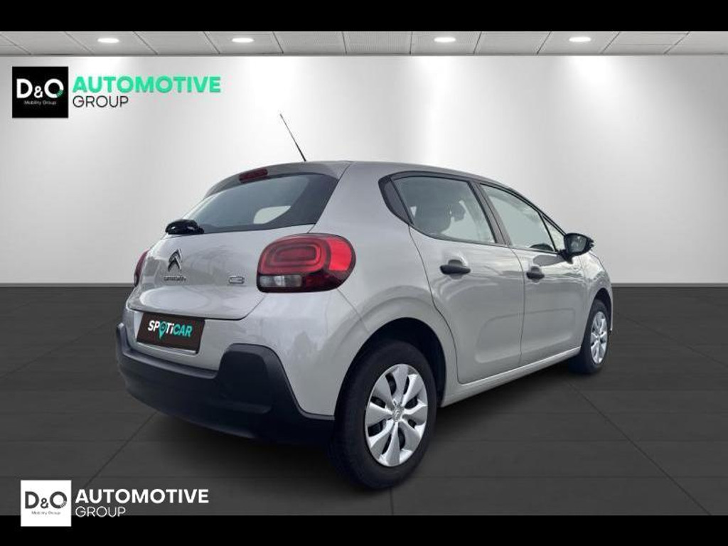 57089318-2.jpg