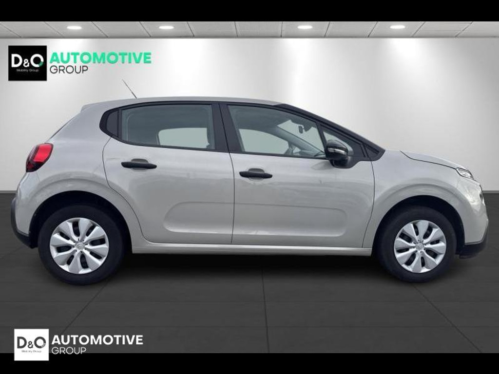 57089318-4.jpg
