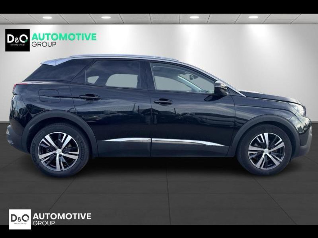 57094622-4.jpg