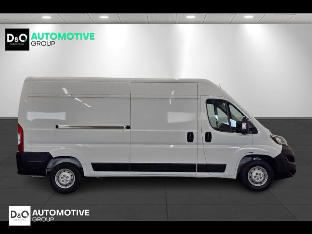 57276349-3.jpg
