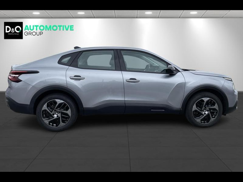 57307733-3.jpg