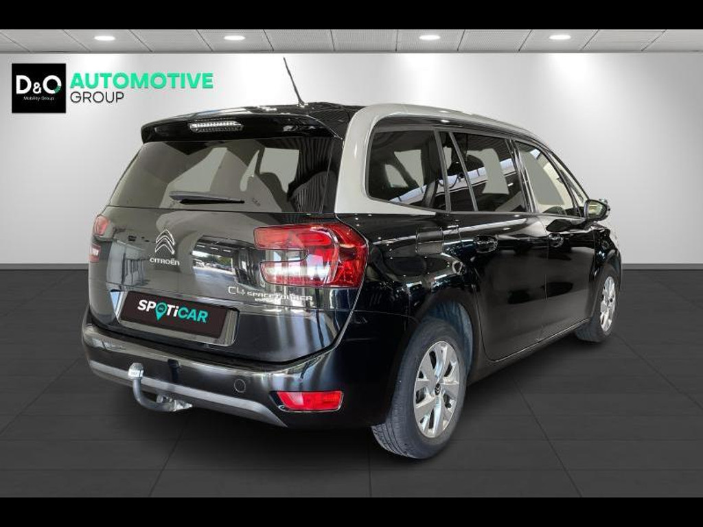 57413141-2.jpg