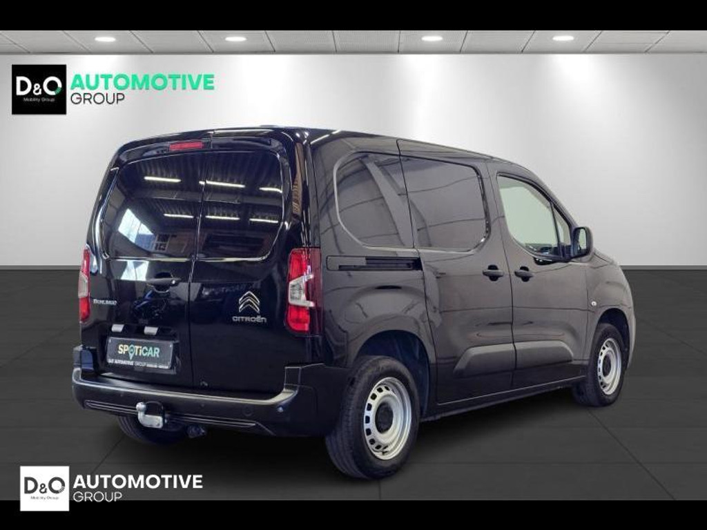57435609-2.jpg