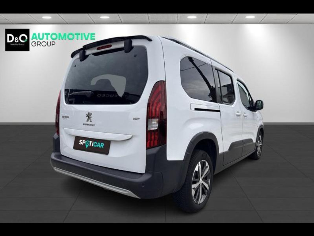 57583699-2.jpg